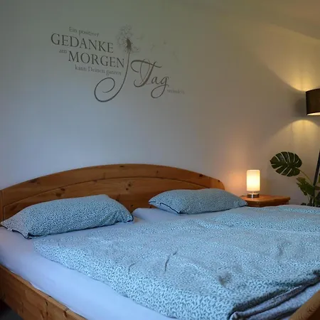 Vey'Nes Ferienhaus & Vey'Ne Ferienwohnung Ehrenberg  Extérieur photo